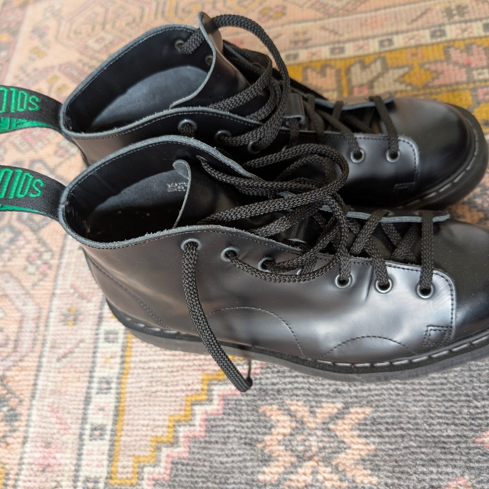 Solovair Black Hi-Shine Monkey Boot - like new! - Picture 4 of 10